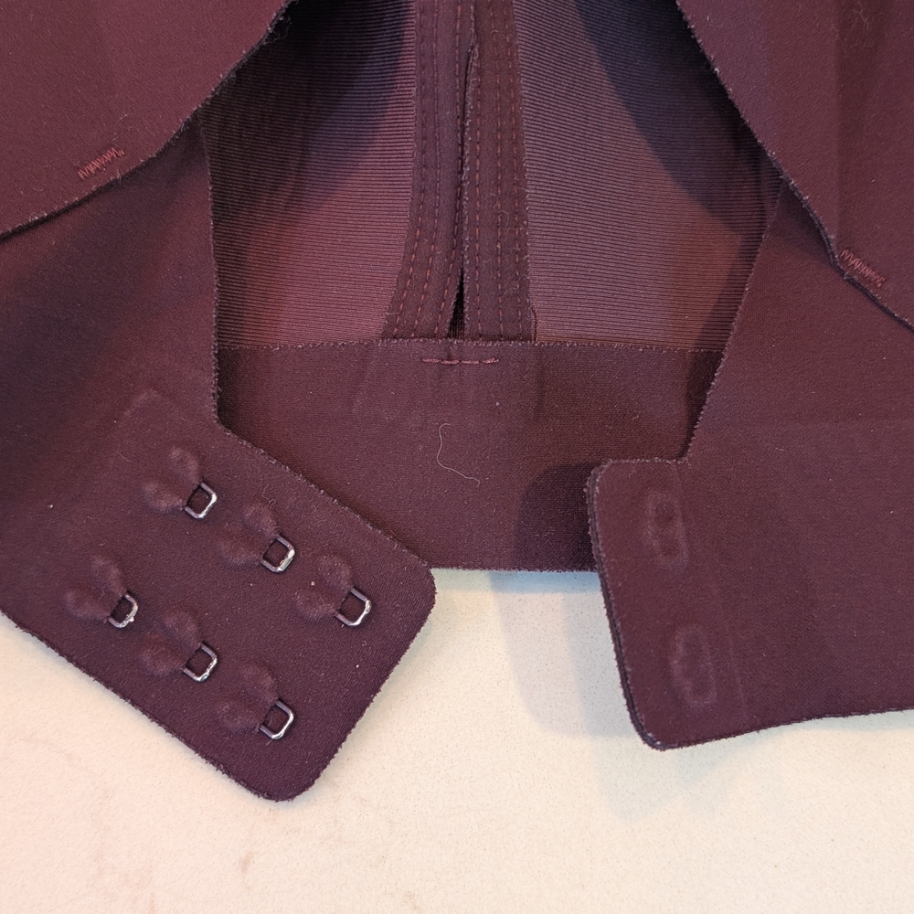 lululemon athletica Women's Plum Cross-Back Sports Bra - Picture 3 of 4